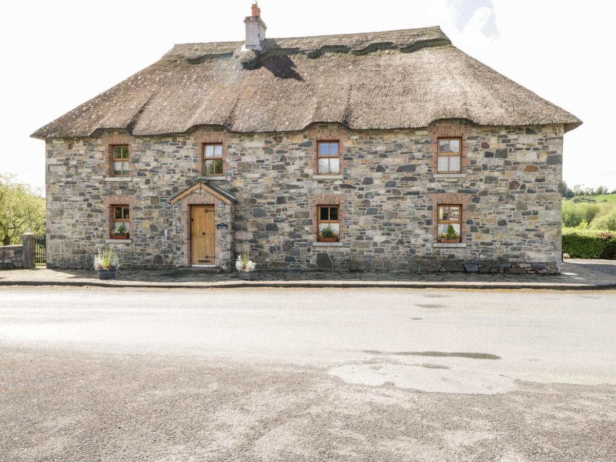 An Maide Ban Cootehill Exterior photo